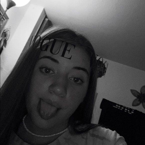 Meet your Posher, Taylor - Picture 1 of 1